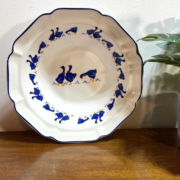 Hankook Blue Geese Large Bowl Vegetable Made in Korea CottageCore GrandmaCore - Picture 1 of 8